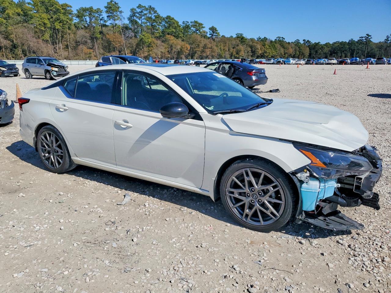 2024 Nissan Altima 2.0 sr