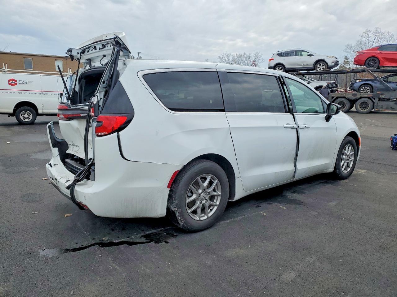 2026 Chrysler Pacifica Select