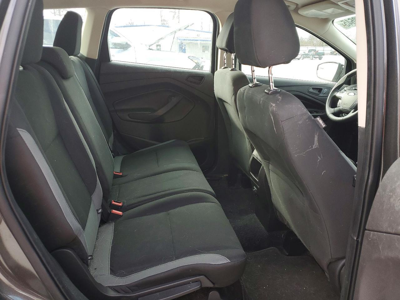 2015 Ford Escape s