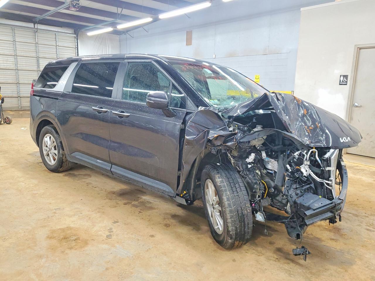 2024 KIA Carnival lx