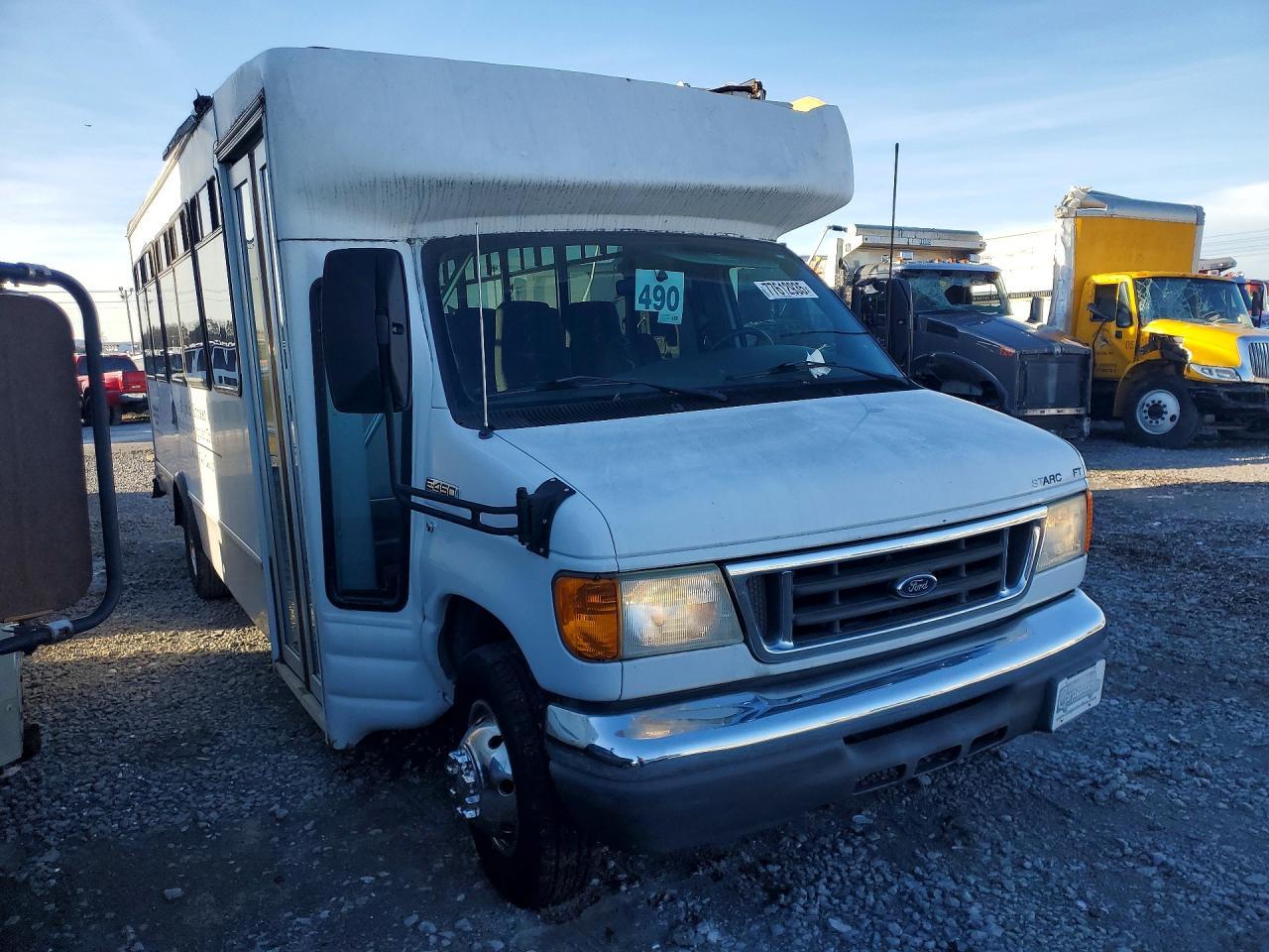 2006 Ford E450 Shuttle bus