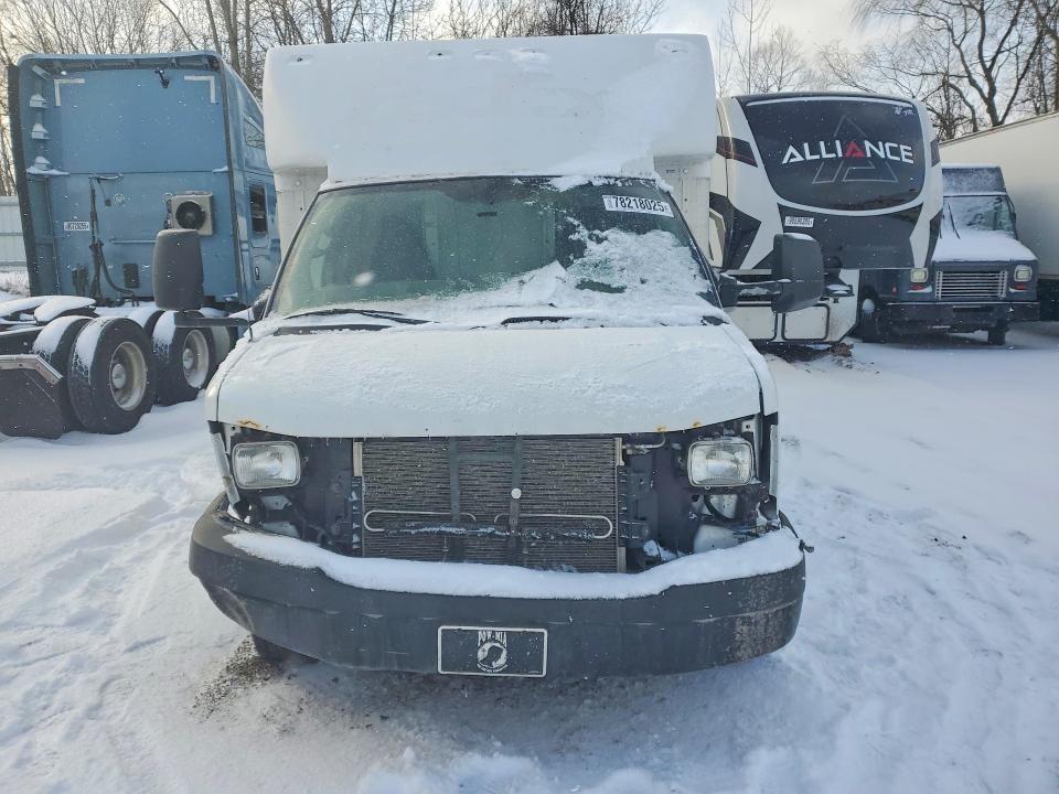 2015 GMC Savana Cutaway G3500