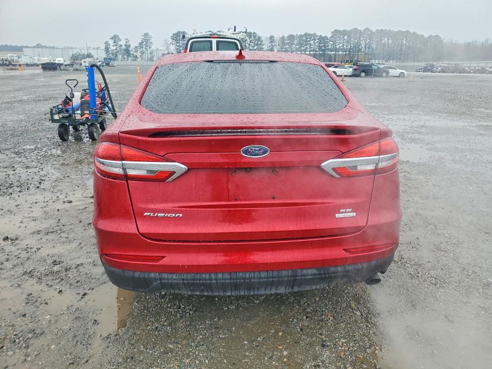 2020 Ford Fusion se