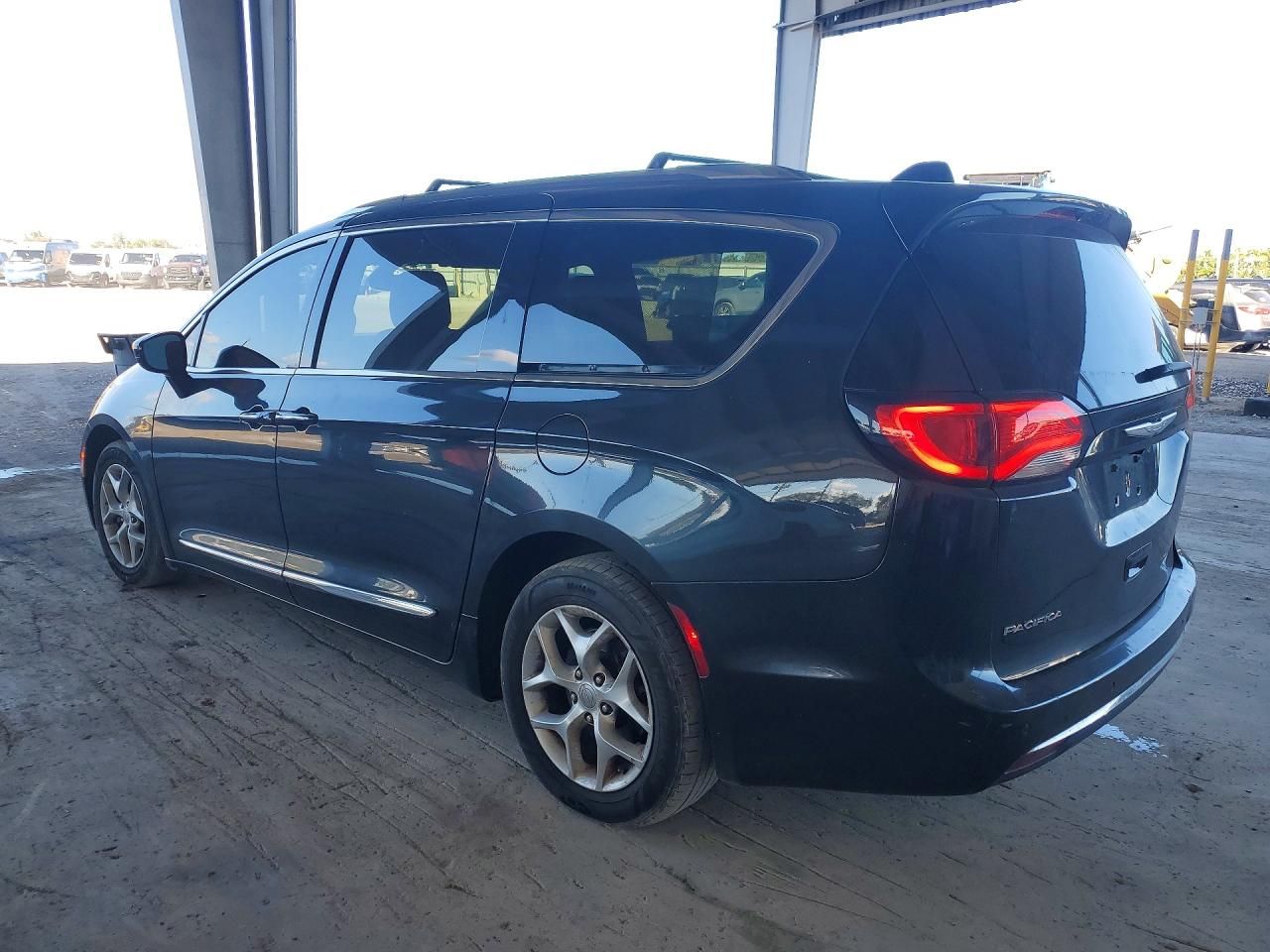 2017 Chrysler Pacifica Touring l Plus