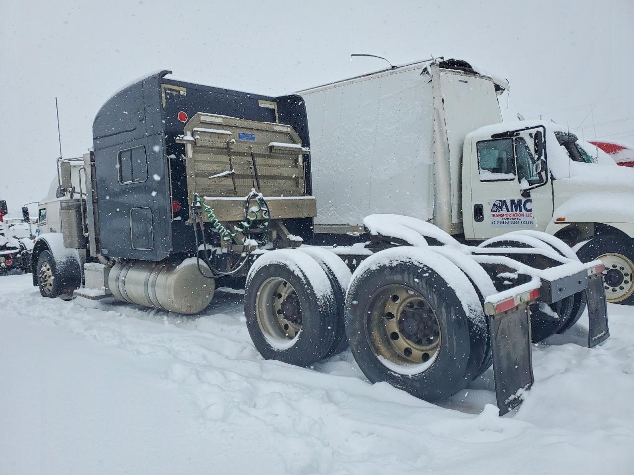 2005 Peterbilt 379 Semi Truck