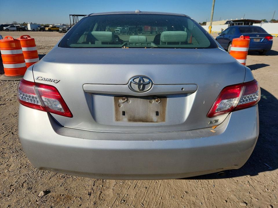 2011 Toyota Camry le