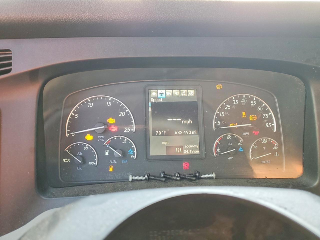 2020 Freigliner Cascadia 126
