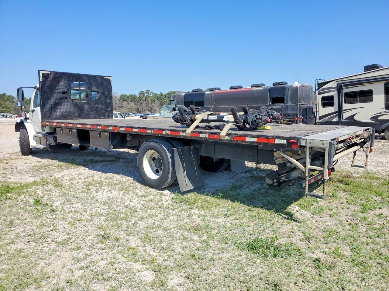 2021 Freightliner Business Class M2 Flatbed Truck