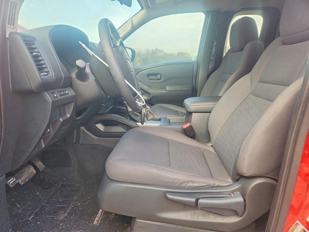 2022 Nissan Frontier s