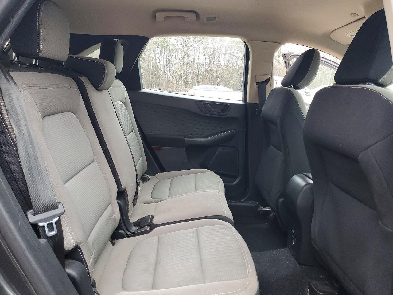 2020 Ford Escape s