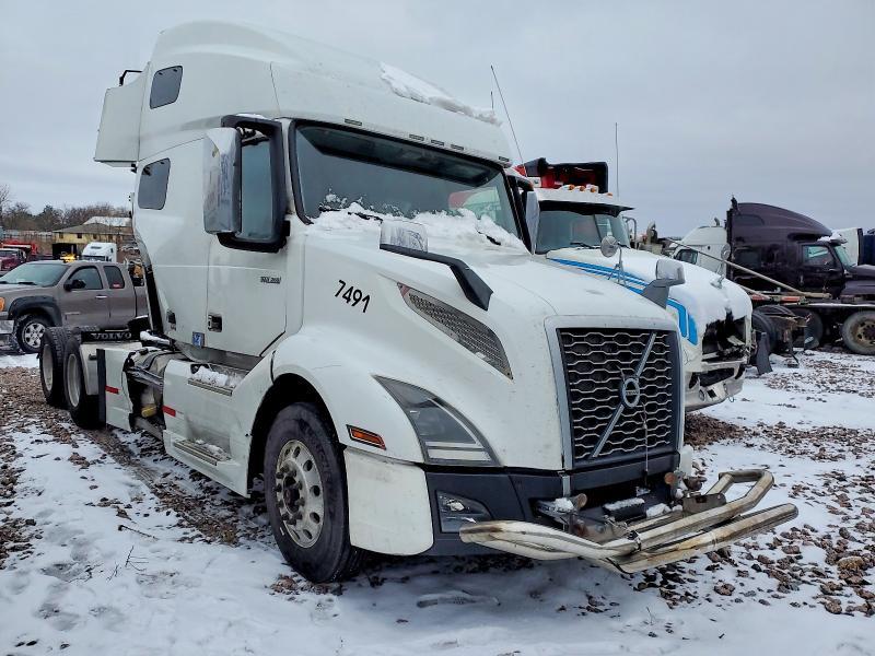 2019 Volvo VNL Semi Truck