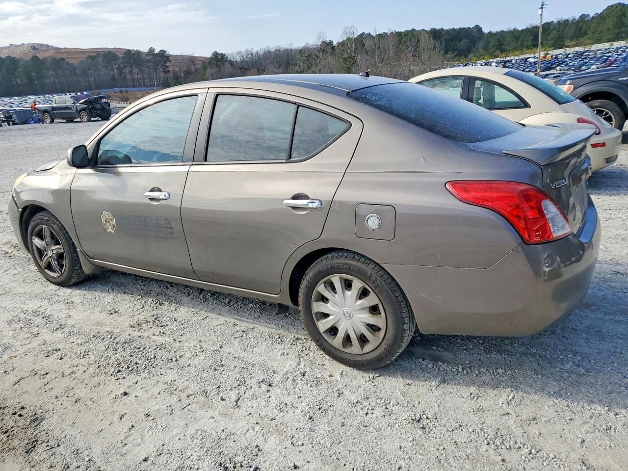 2013 Nissan Versa sv