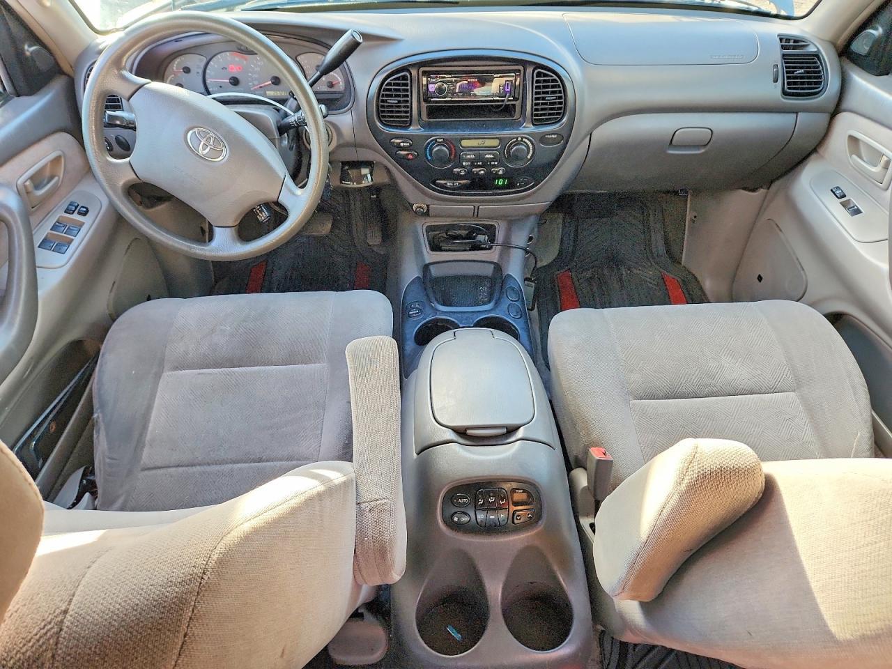 2004 Toyota Sequoia SR5