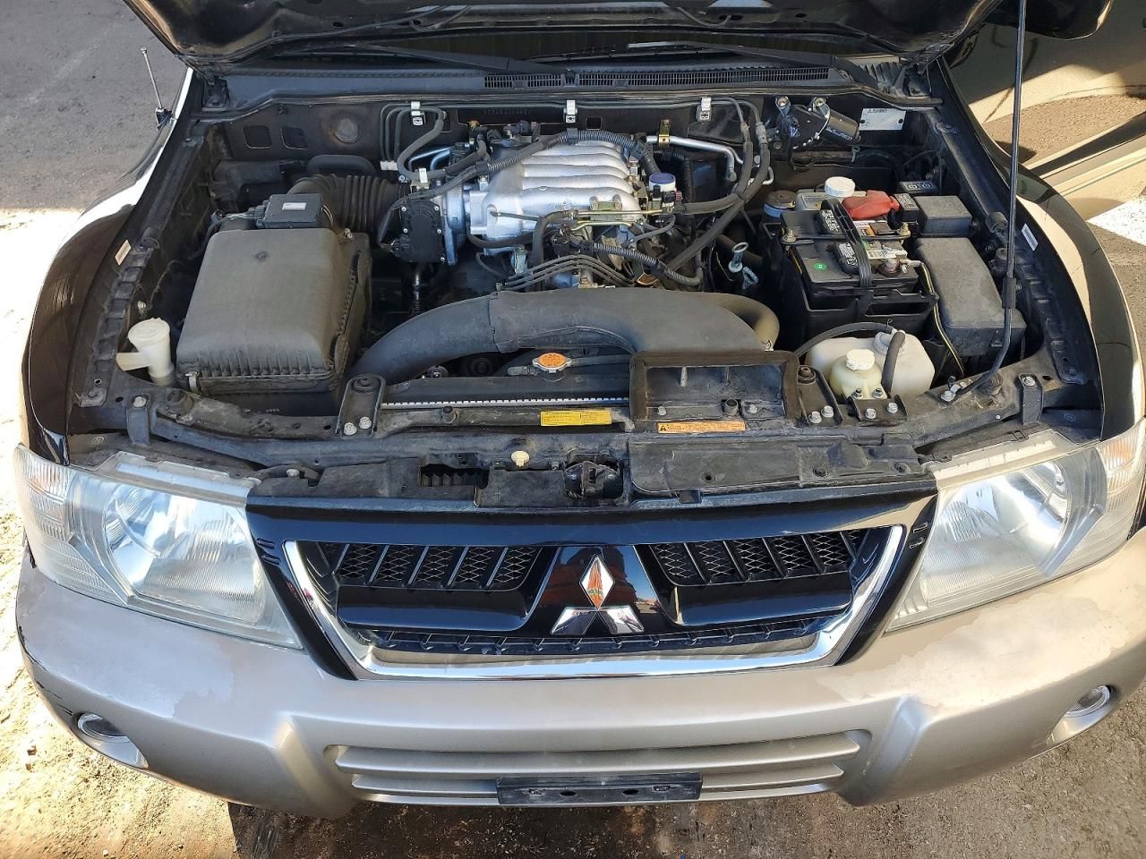 2005 Mitsubishi Montero Limited