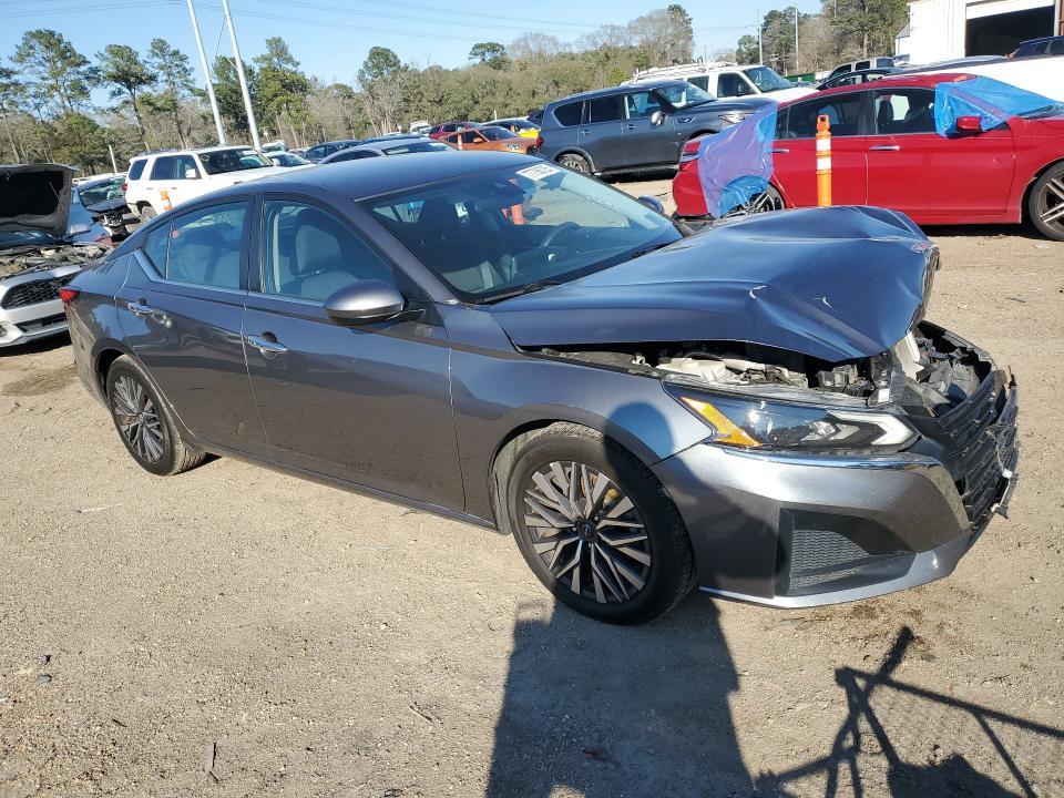 2023 Nissan Altima sv