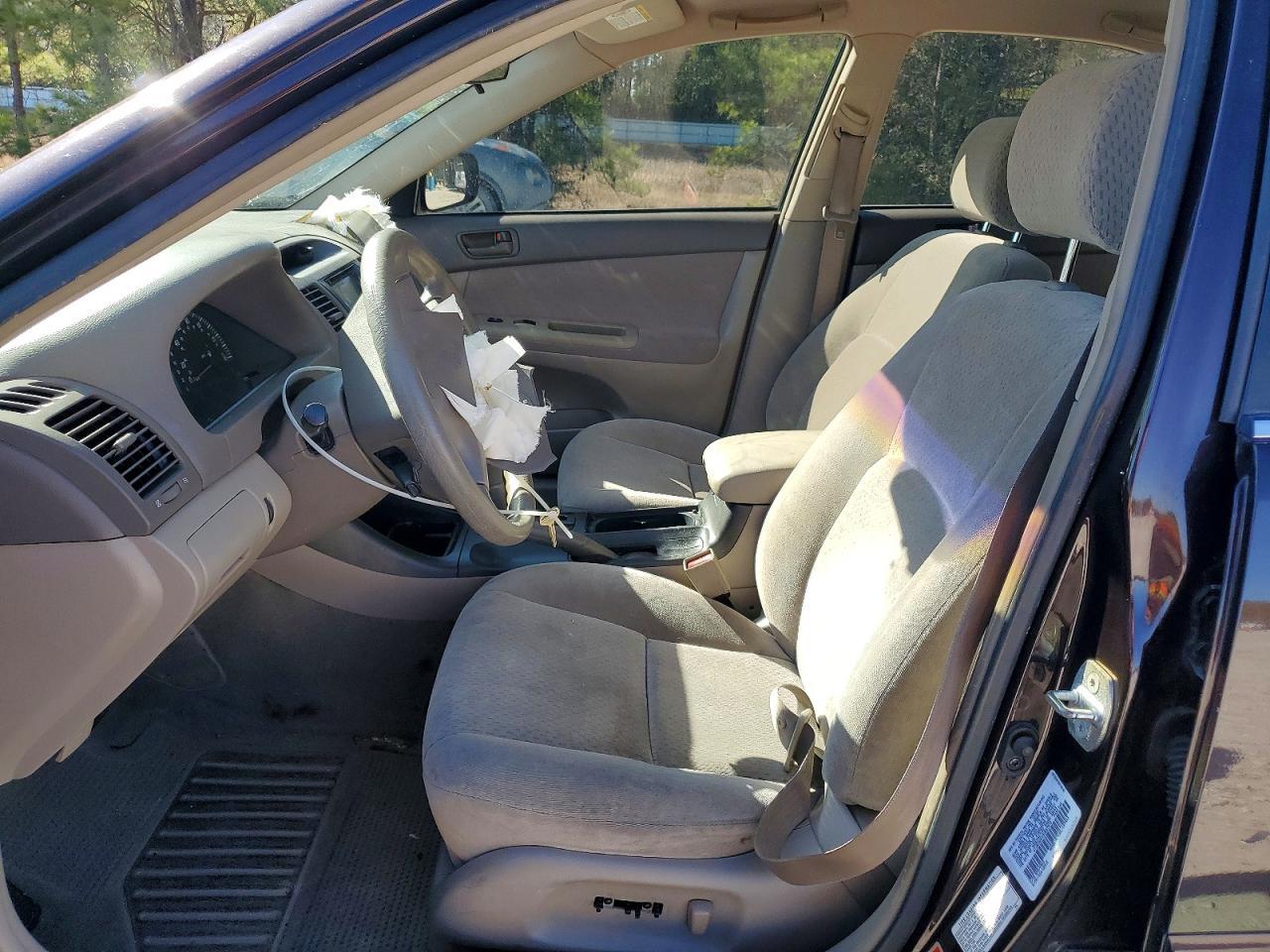 2003 Toyota Camry le