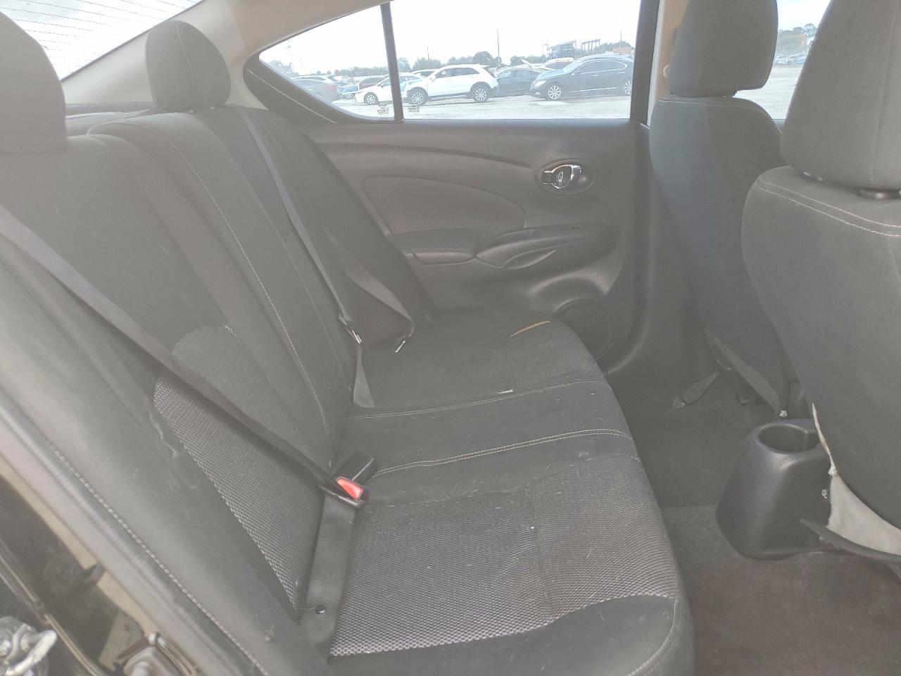 2017 Nissan Versa 1.6 s