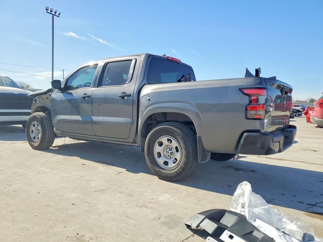 2022 Nissan Frontier s