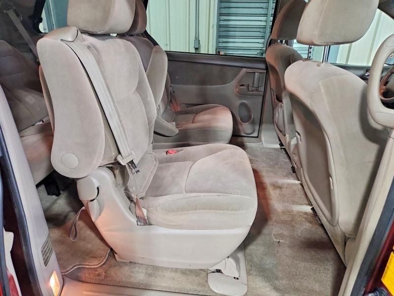 2010 Toyota Sienna xle