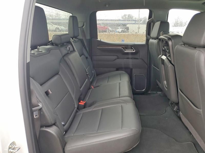 2026 GMC Sierra K1500 slt