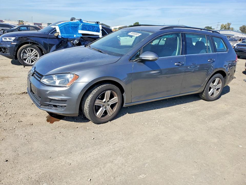 2015 Volkswagen Golf Sportwagen tdi s