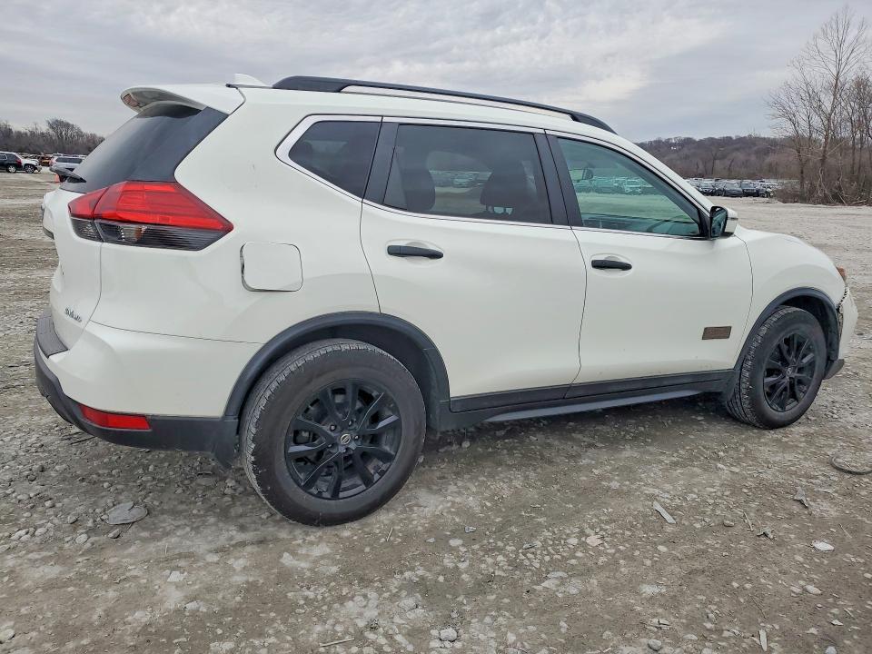 2017 Nissan Rogue sv