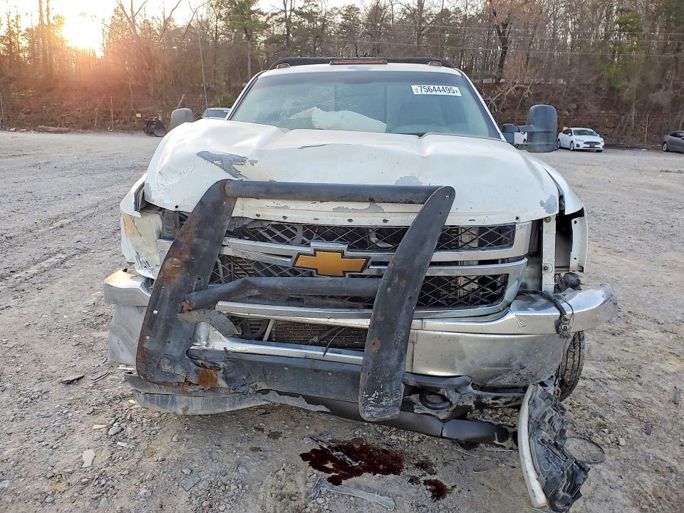 2014 Chevrolet Silverado Flatbed Truck