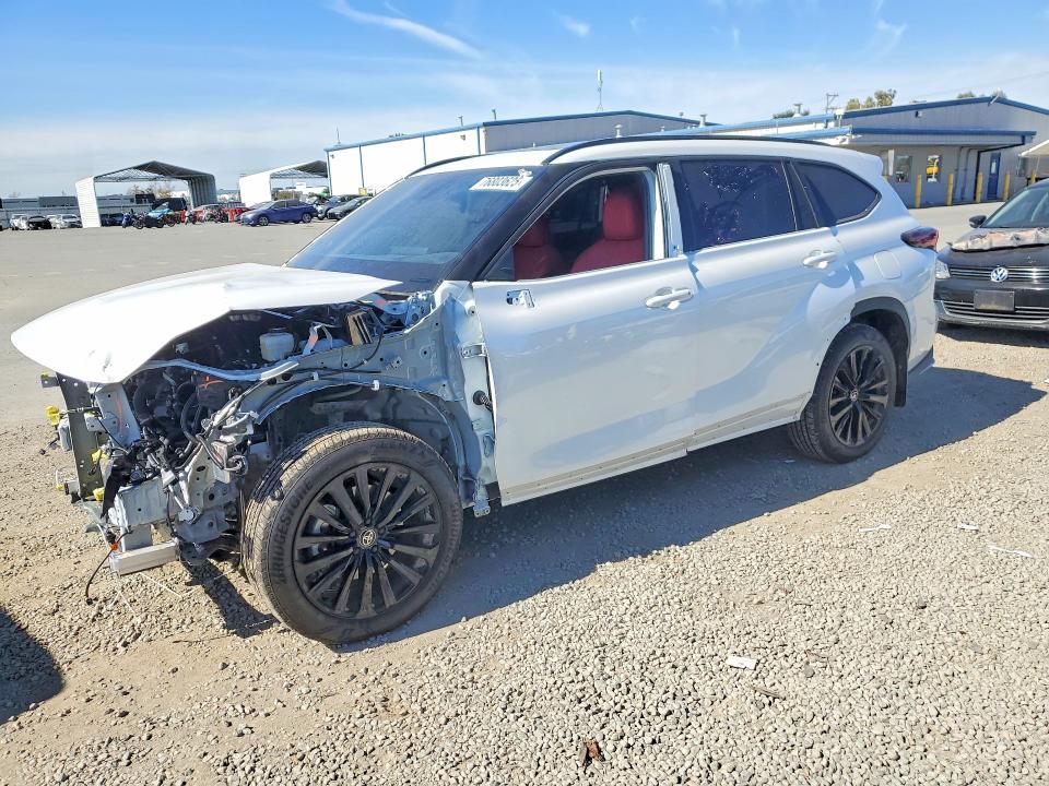 2025 Toyota Highlander xse