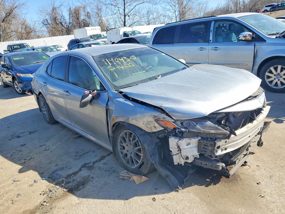 2024 Toyota Camry le