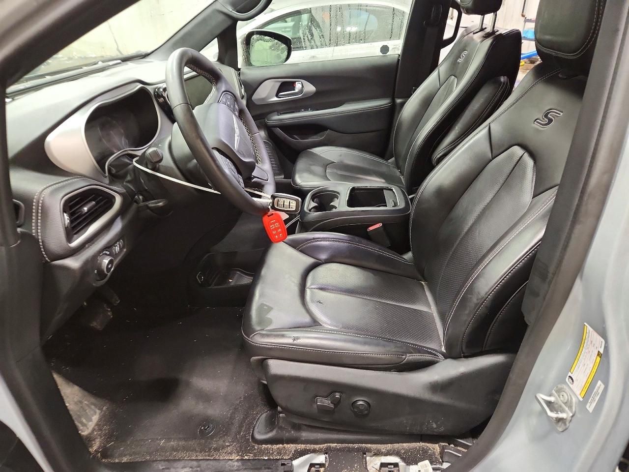 2023 Chrysler Pacifica Touring l