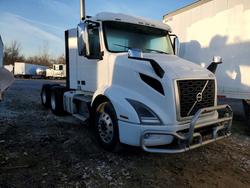 Vehiculos salvage en venta de Copart Kansas City, KS: 2020 Volv O VNR Semi Truck