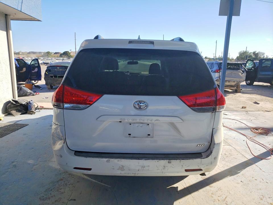 2011 Toyota Sienna xle