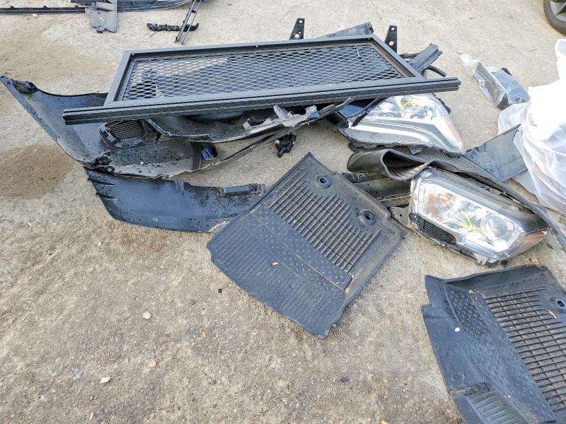 2022 Toyota Tacoma sr V6