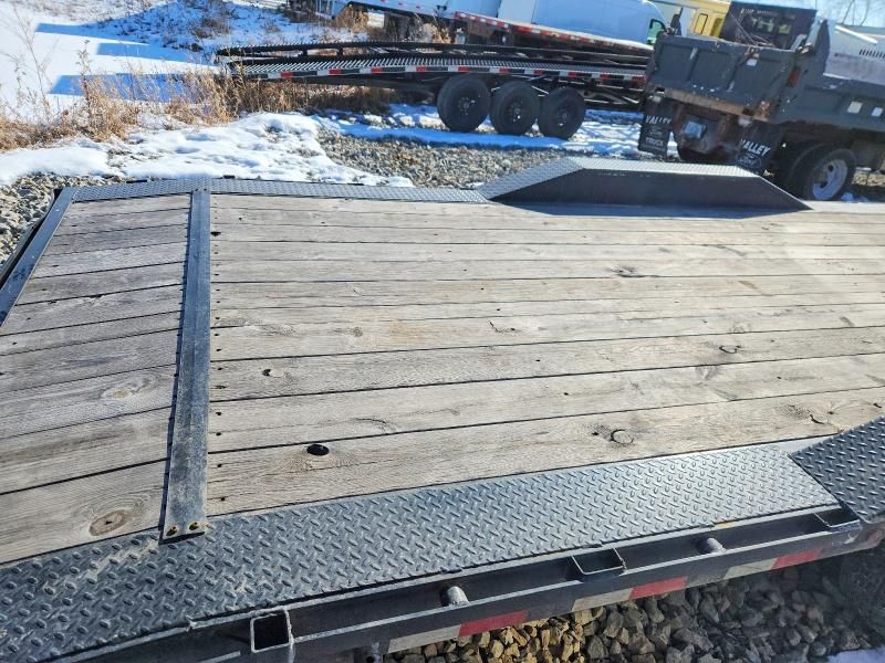 2024 Load Trail Equipment Trailer