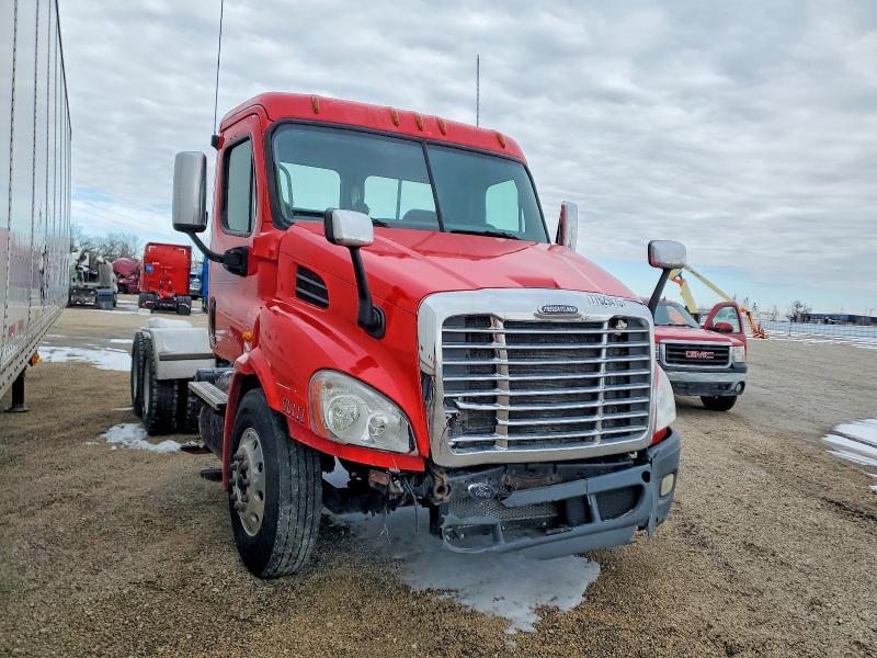 2011 Freigliner 2011 Freightliner Cascadia Semi Truck