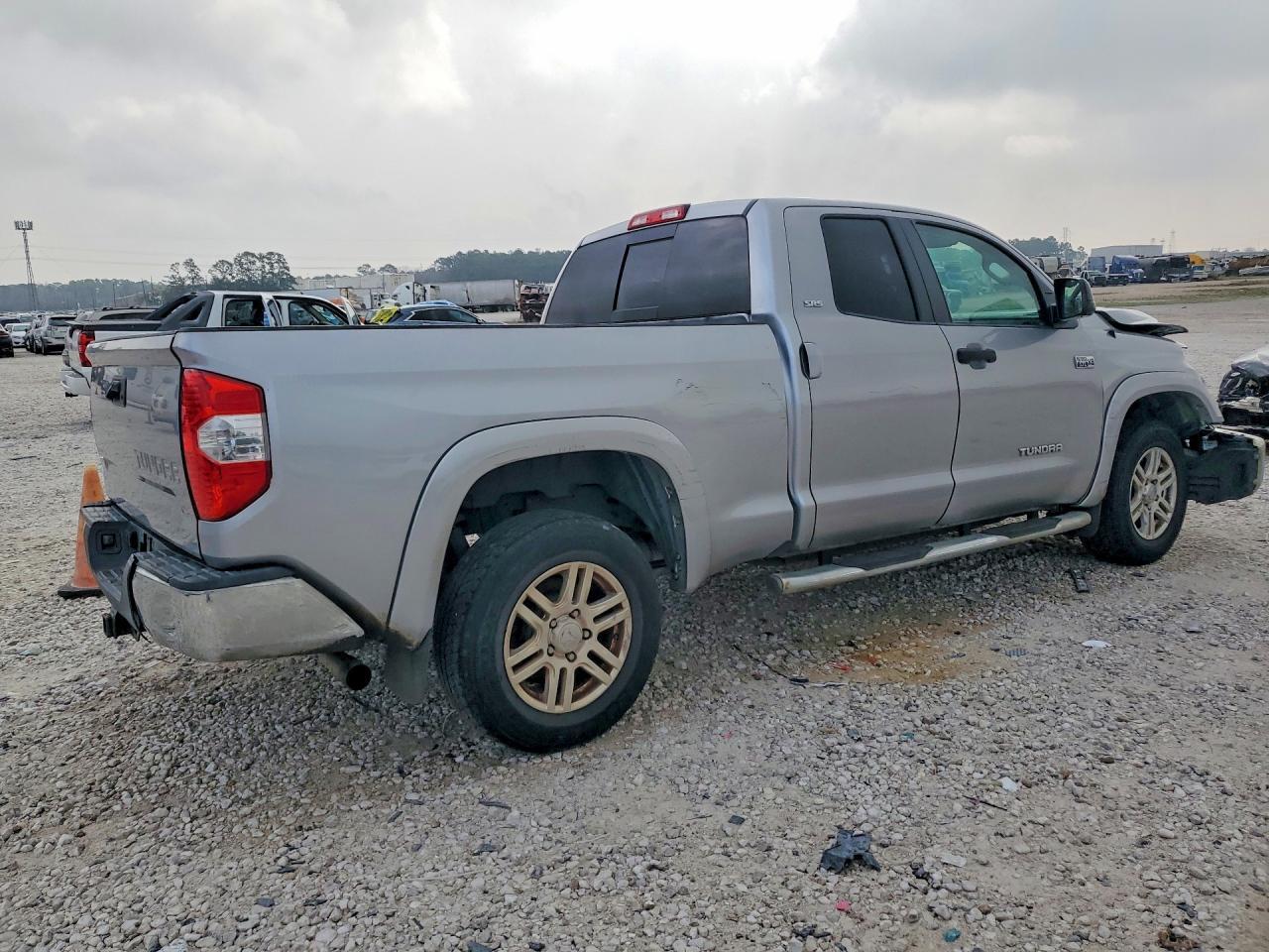 2015 Toyota Tundra SR5