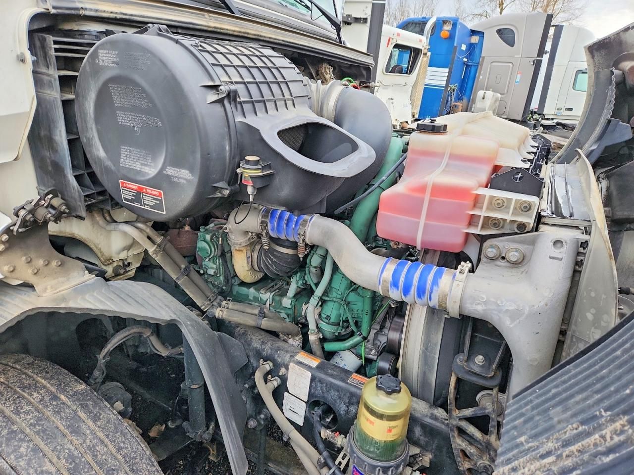 2020 Volvo VNR Semi Truck