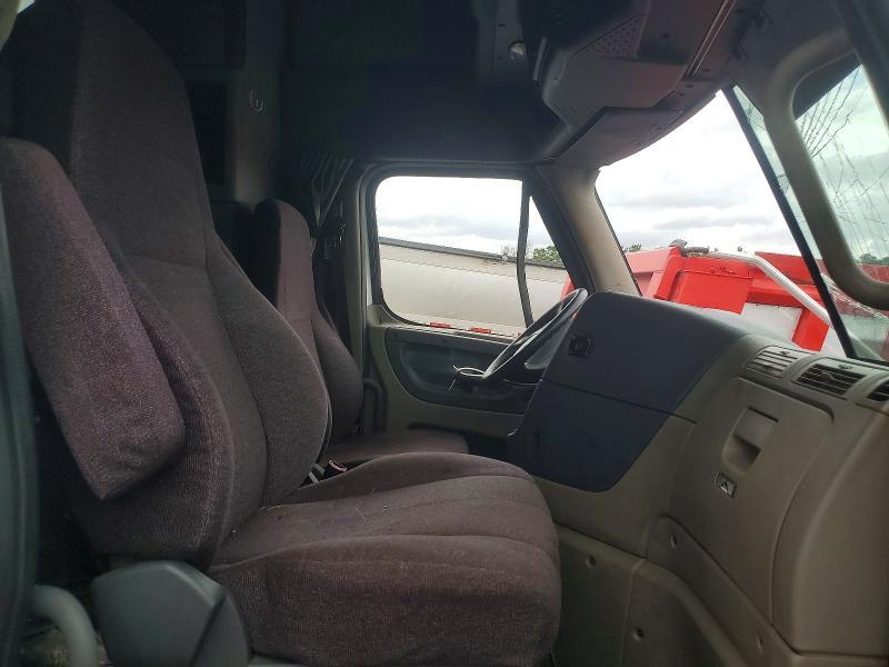 2018 Freightliner Cascadia 125 Semi Truck