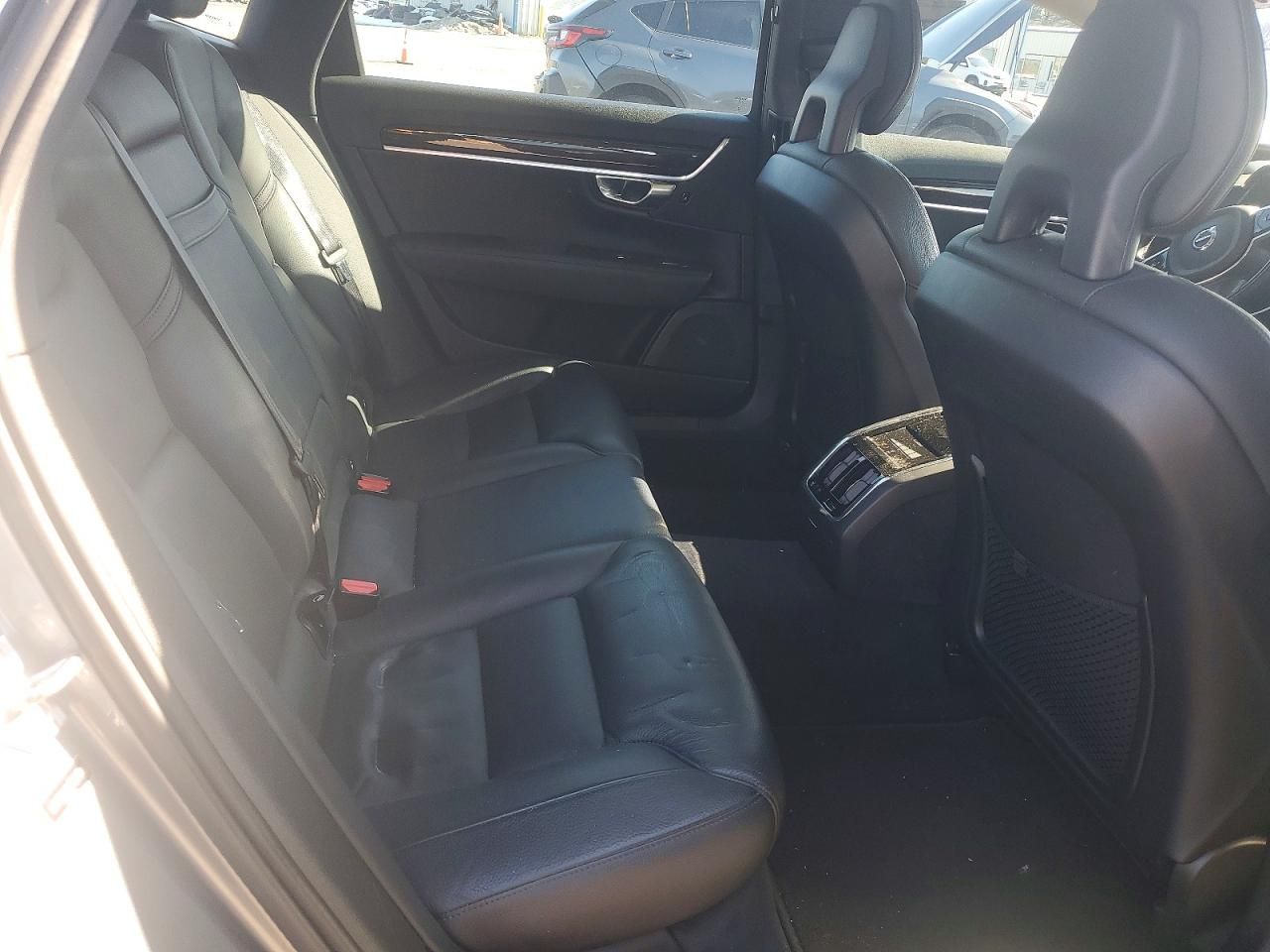 2018 Volvo S90 T5 Momentum