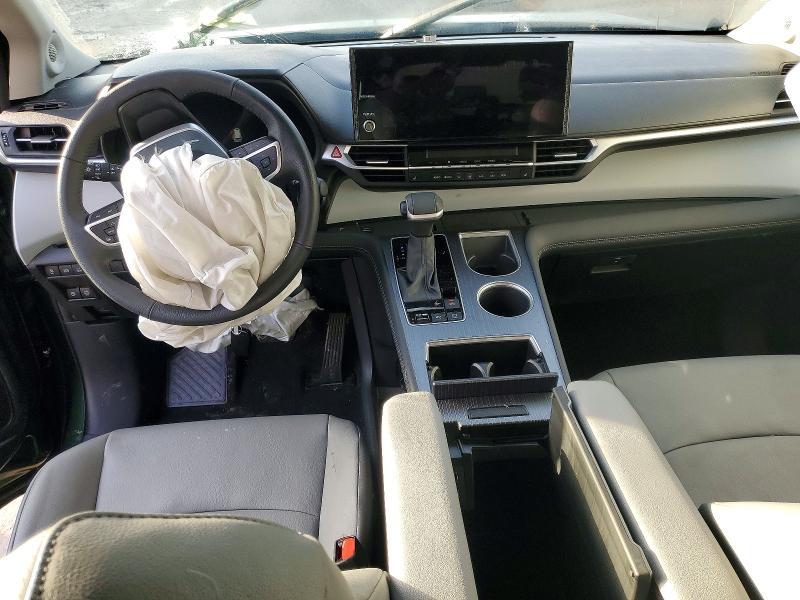 2025 Toyota Sienna xle 7-passenger