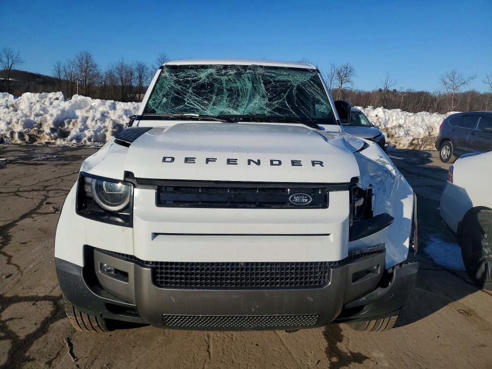 2026 Land Rover Defender 110 s