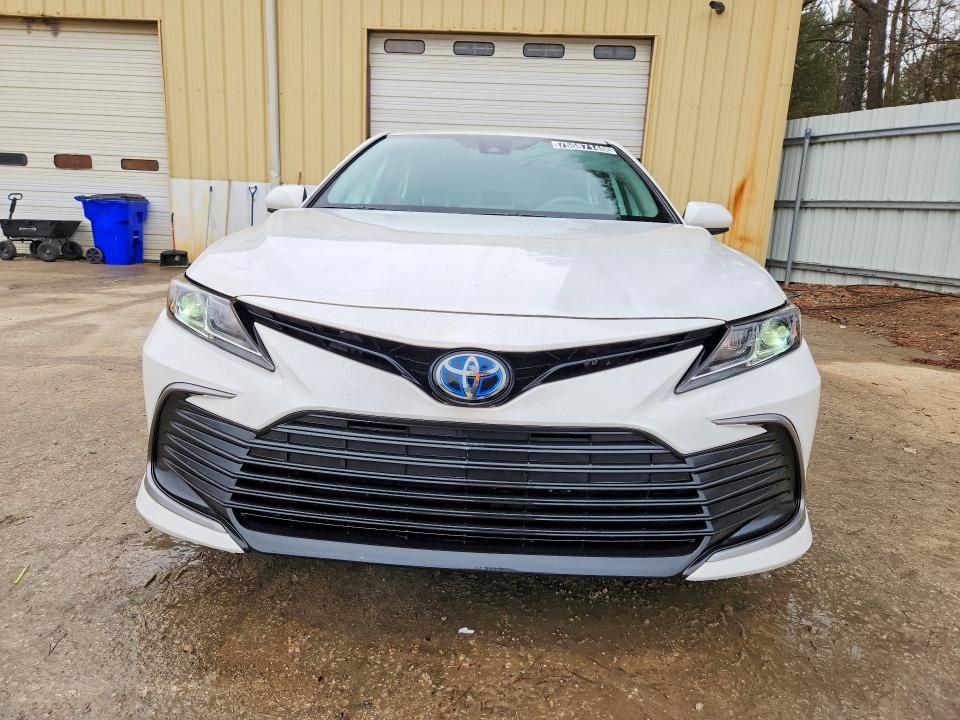 2021 Toyota Camry le