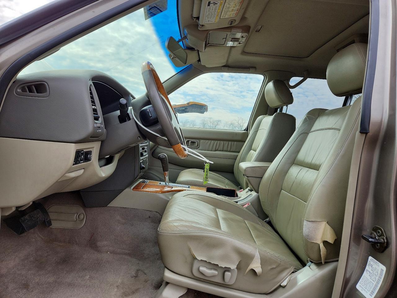 2001 Infiniti QX4 Base