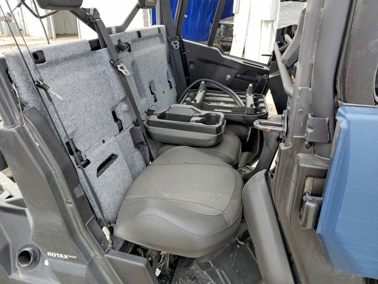 2025 Can-Am Defender Utility Vehicle