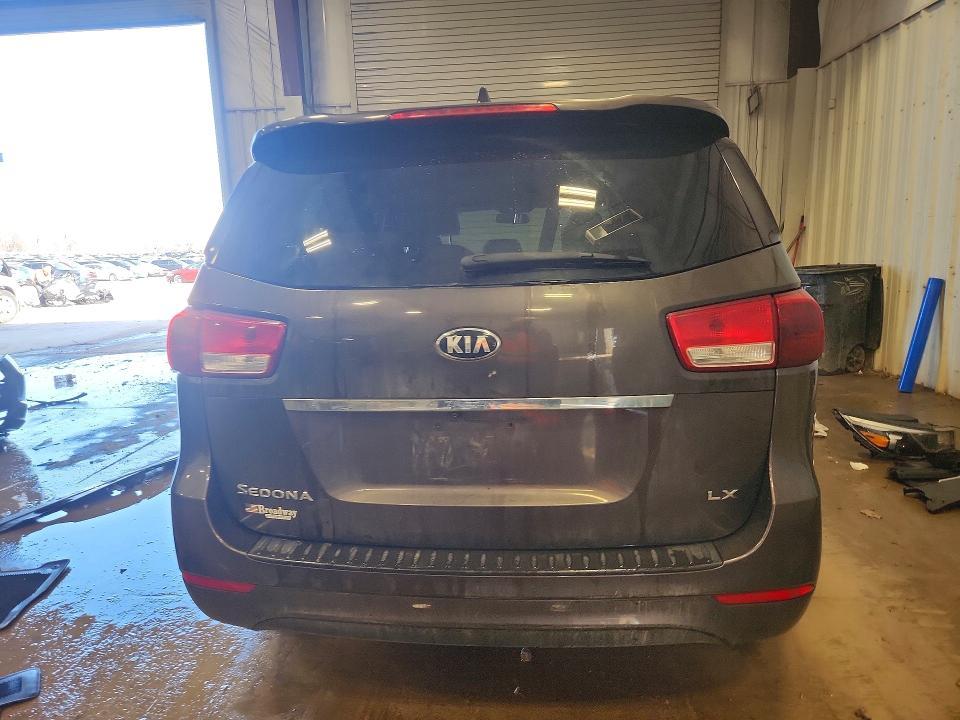 2017 KIA Sedona lx