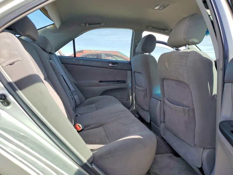 2005 Toyota Camry le