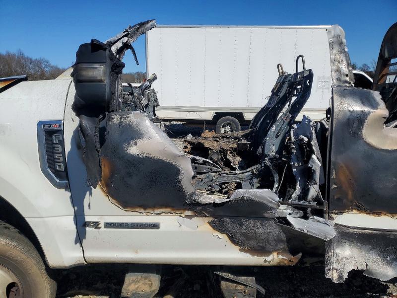 2019 Ford F350 Super Duty Flatbed Truck