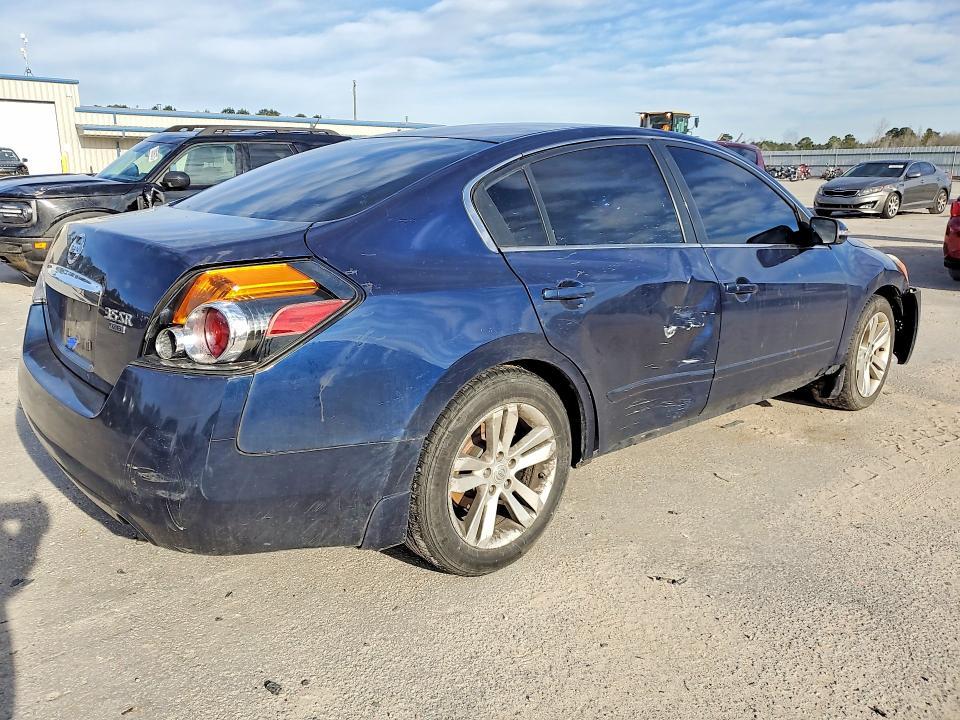 2010 Nissan Altima sr