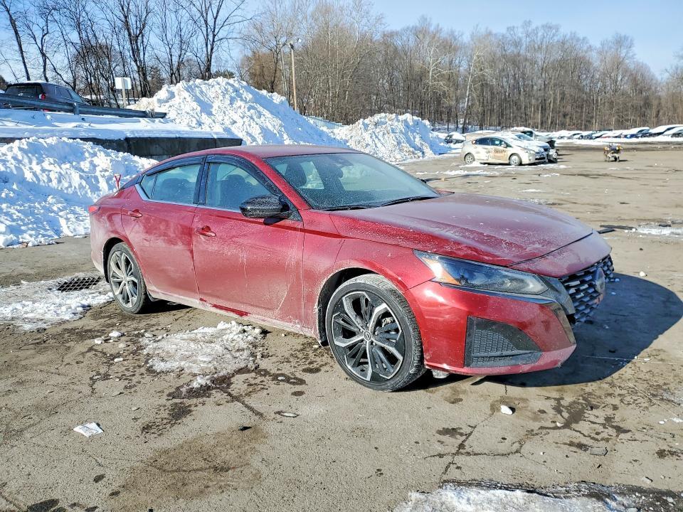 2024 Niss Altima