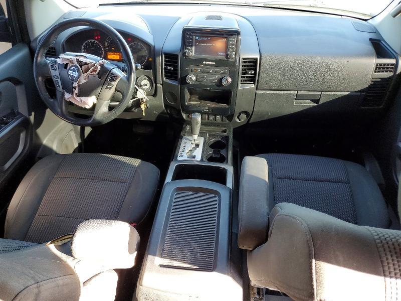 2015 Nissan Titan SV